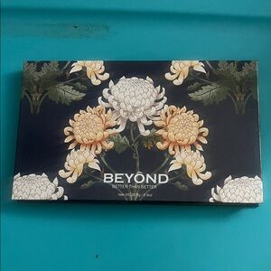 Beyond eyeshadow pallet, new in box
